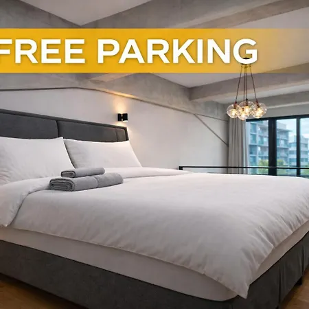 Design Loft Kolbenova, Metro, Parking *