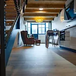 Design Loft Kolbenova, Metro, Parking 布拉格