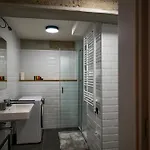 Design Loft Kolbenova, Metro, Parking