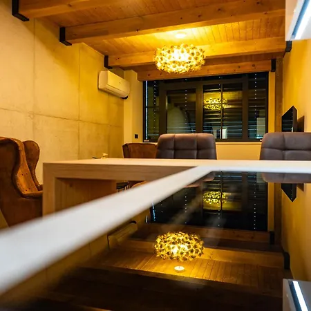 Apartment Design Loft Kolbenova, Metro, Parking