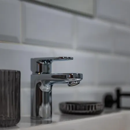 Apartament Design Loft Kolbenova, Metro, Parking Praga