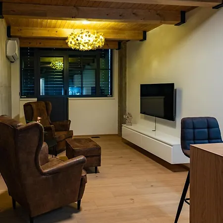 Lejlighed Design Loft Kolbenova, Metro, Parking