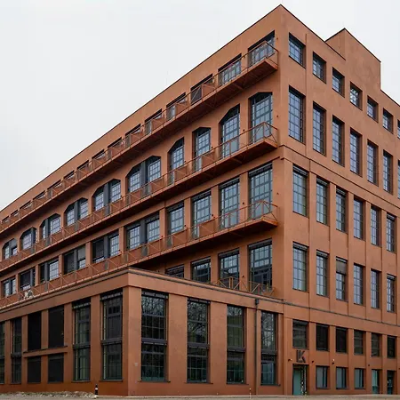 Design Loft Kolbenova, Metro, Parking * براغ