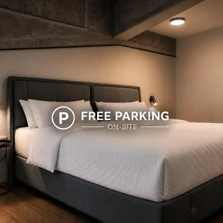 Design Loft Kolbenova, Metro, Parking * براغ