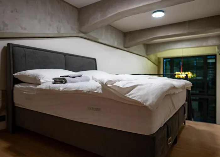 Design Loft Kolbenova, Metro, Parking *